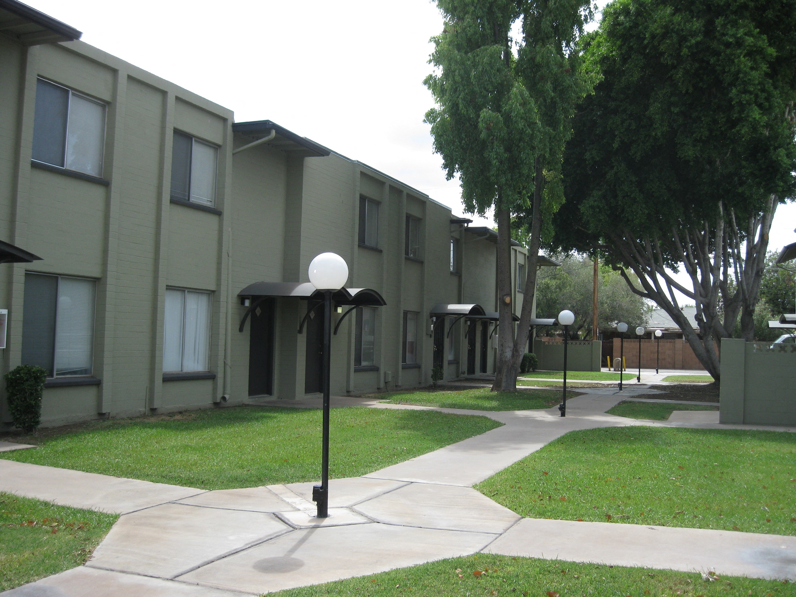 Cypress Manor Apartments, 5726 North Black Canyon Freeway, Phoenix, AZ
